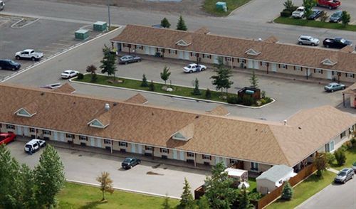 Bow River Motel 2*